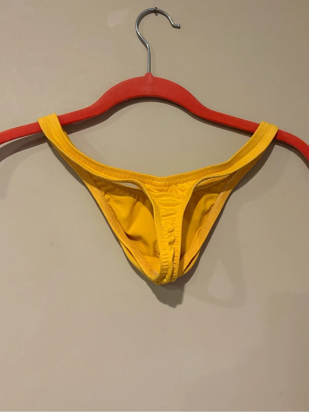 N/A yellow men’s